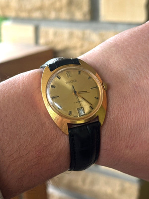 RUSSIA watch VOSTOK Mechanics USSR gold plated 17 jewels classic WOSTOK men