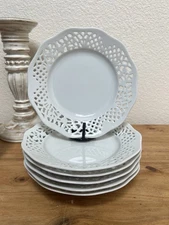 Oscar De La Renta OLD DRESDEN Pierced Edge Porcelain Salad Plate 7-1/2"