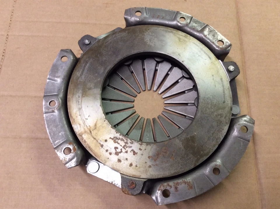 Kit de montaje de embrague remanufacturado The Hastings Company 47590 Foto 3 de 4