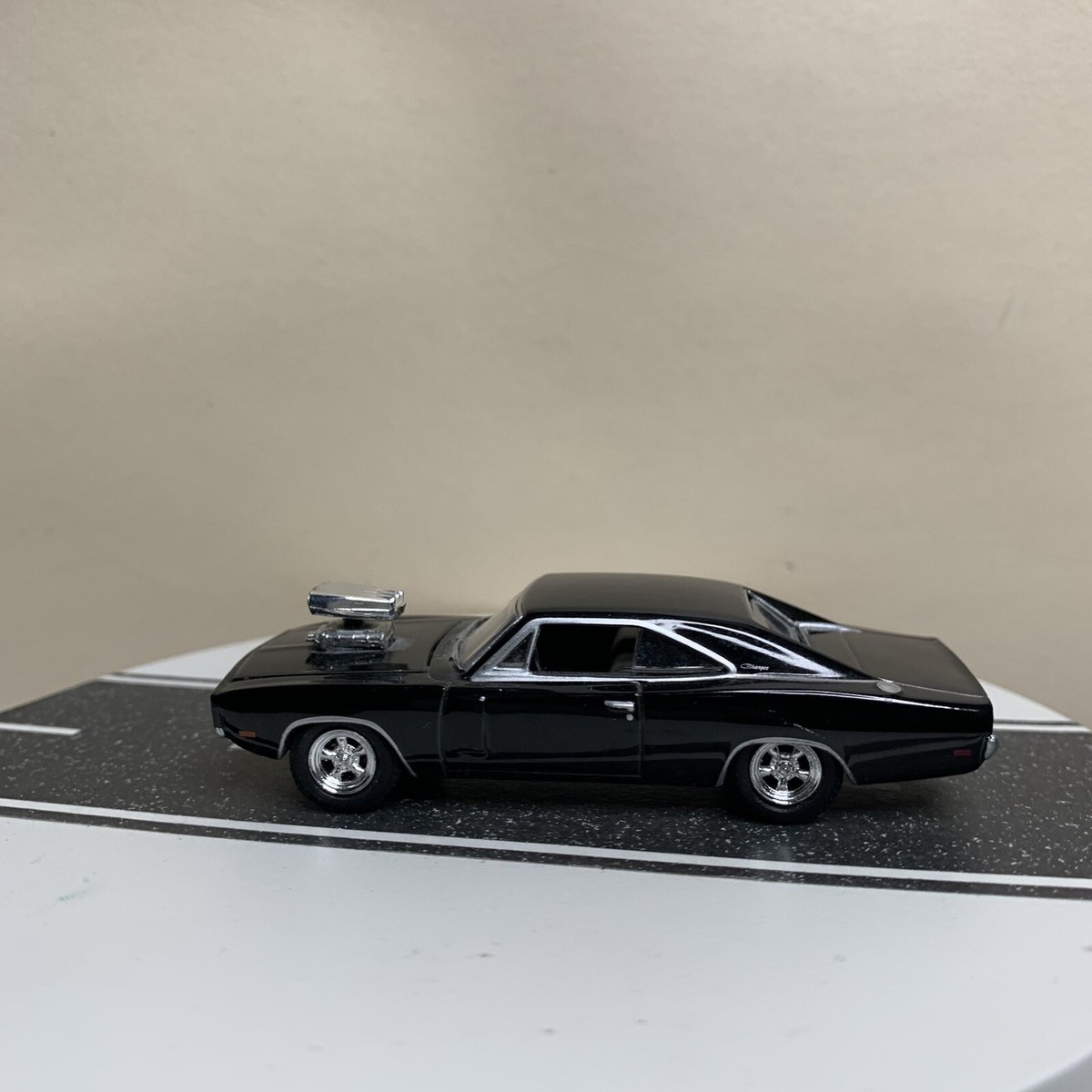 グリーンライト1970 DODGE CHARGER ブラック 限定版 Greenlight