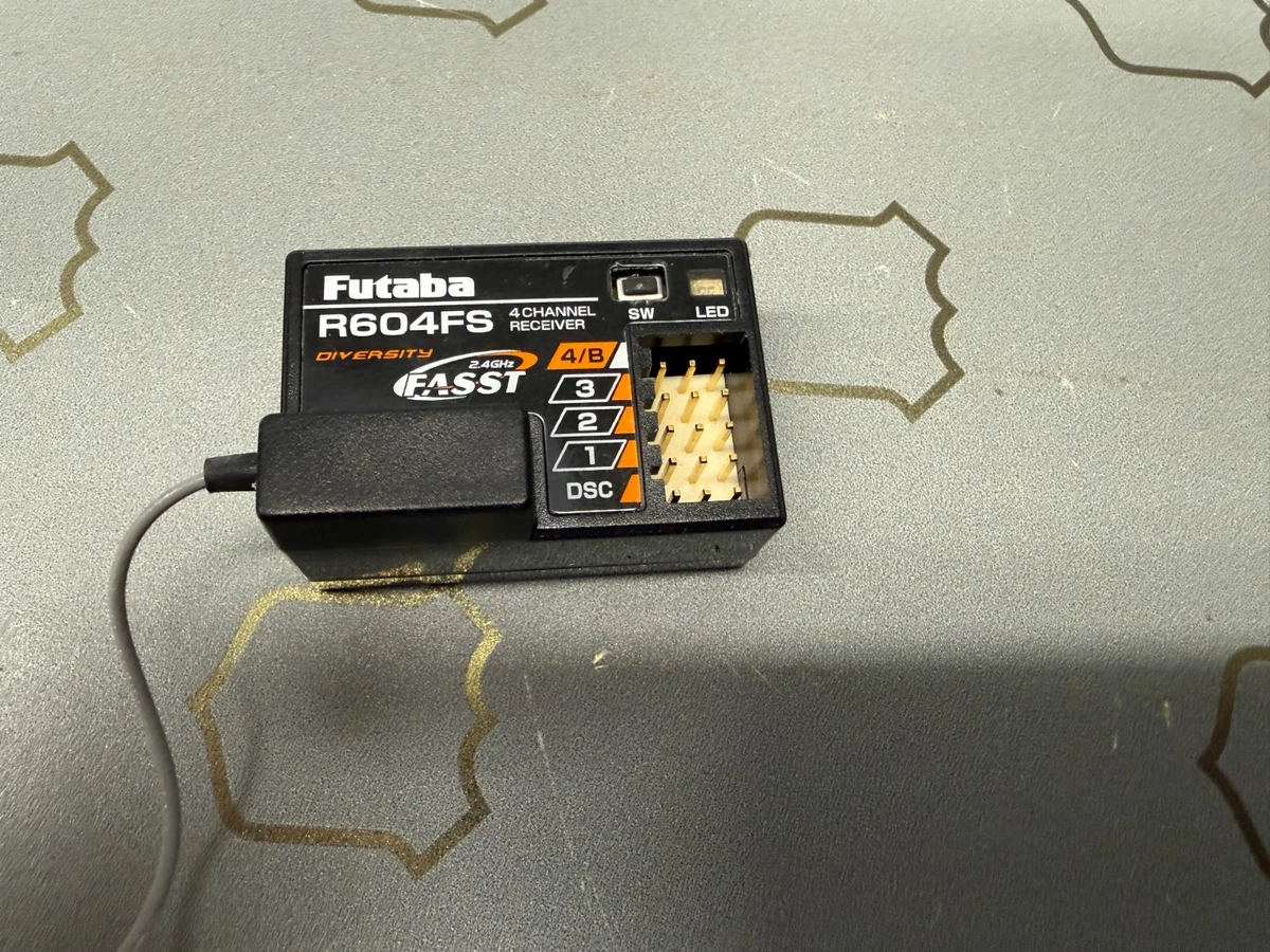 4PK-R604FS-F24J1HX 双葉電子工業　ジャンク品 Vintage 2008 Futaba R604FS-E 2.4GHz 4CH FASST Receiver for EP 4PK