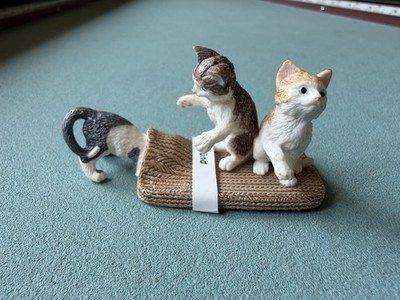 Schleich 2010 KITTENS PLAYING RUG Cat Figure Kitty Retired 13674 Toy W/ Tag