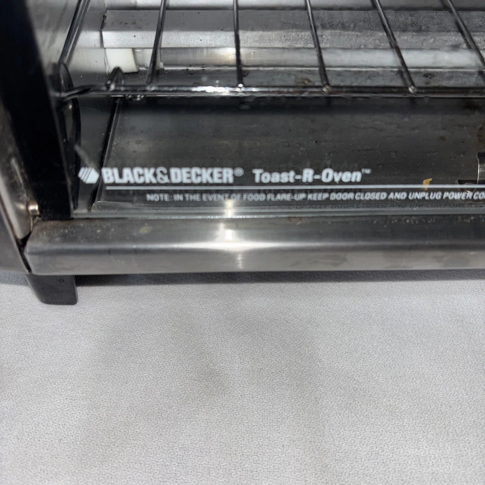 BLACK & DECKER Home Toast -R- Oven Classic Silver Model: TRO964 Works Good - Image 3 of 4