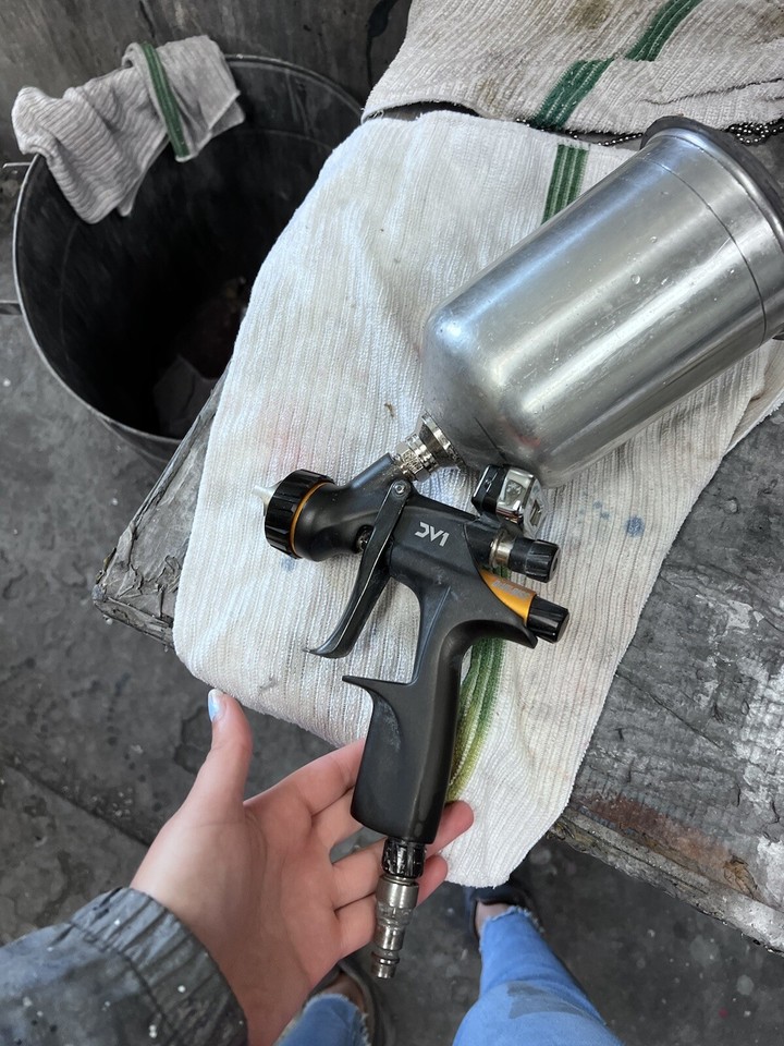 DeVILBISS DV1C Clearcoat with air gauge HAV503B HVLP spray gun W/O