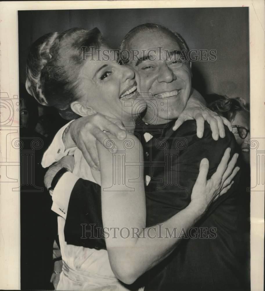 1963 Press Photo Actress Mary Martin with Writer Richard Rodgers in New York
