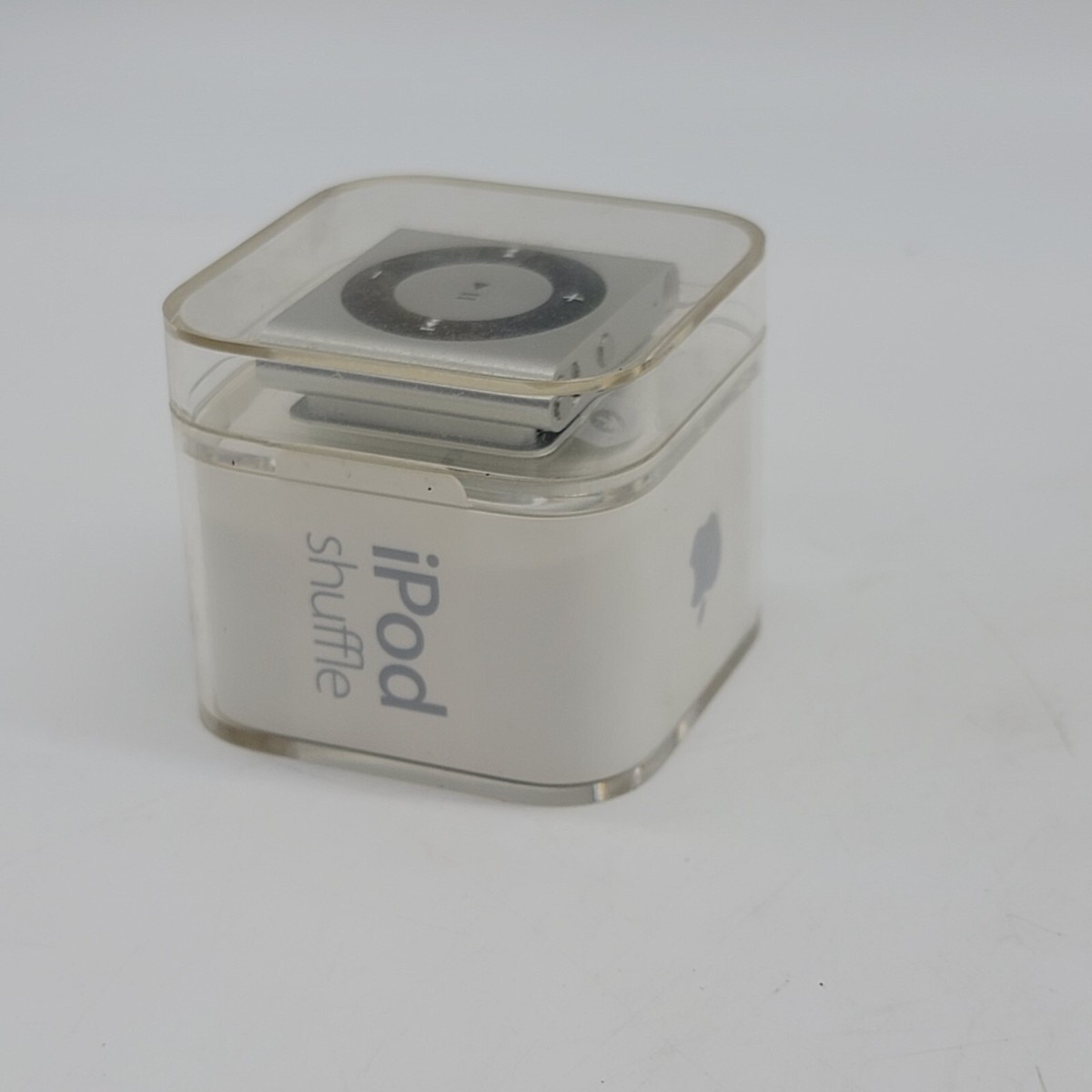 Vintage Apple iPod Shuffle 4th Generation MC584LL/A Silver Vintage Apple iPod Shuffle 4th Generation MC584LL/A Silver