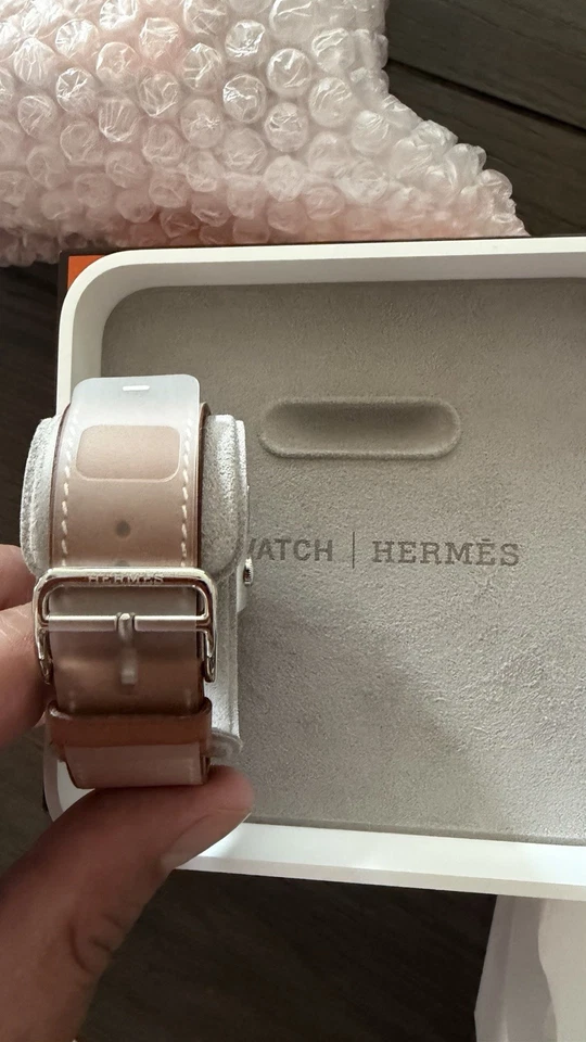 2 BRAND NEW APPLE WATCH HERMES SERIES 1 42mm STAINLESS STEEL - Image 4 of 4