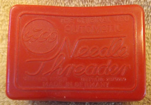 Vintage The Original UCO AUTOMATIC NEEDLE THREADER Made in Germany