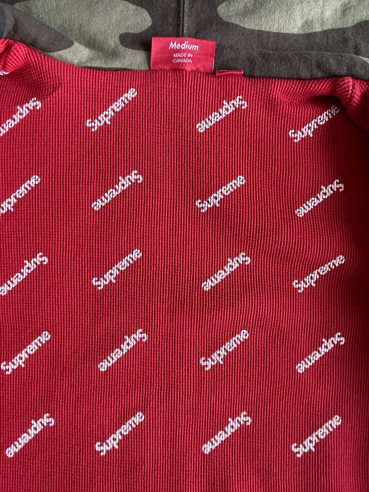 Cappuccio mimetico Supreme Woodland taglia media