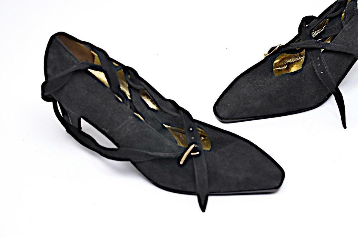 Escarpins Moschino Noir En Daim - Sangle Cheville - Talon 6,5 Cm - Taille 36,5 EU - Occasion En Excellent état