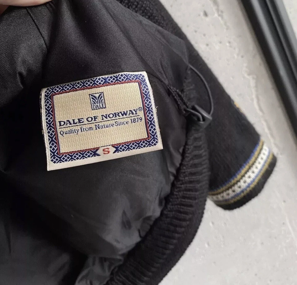 Dale of Norway Aztec knit Sweater 1/4 Zip mens size S-M - Image 4 of 4