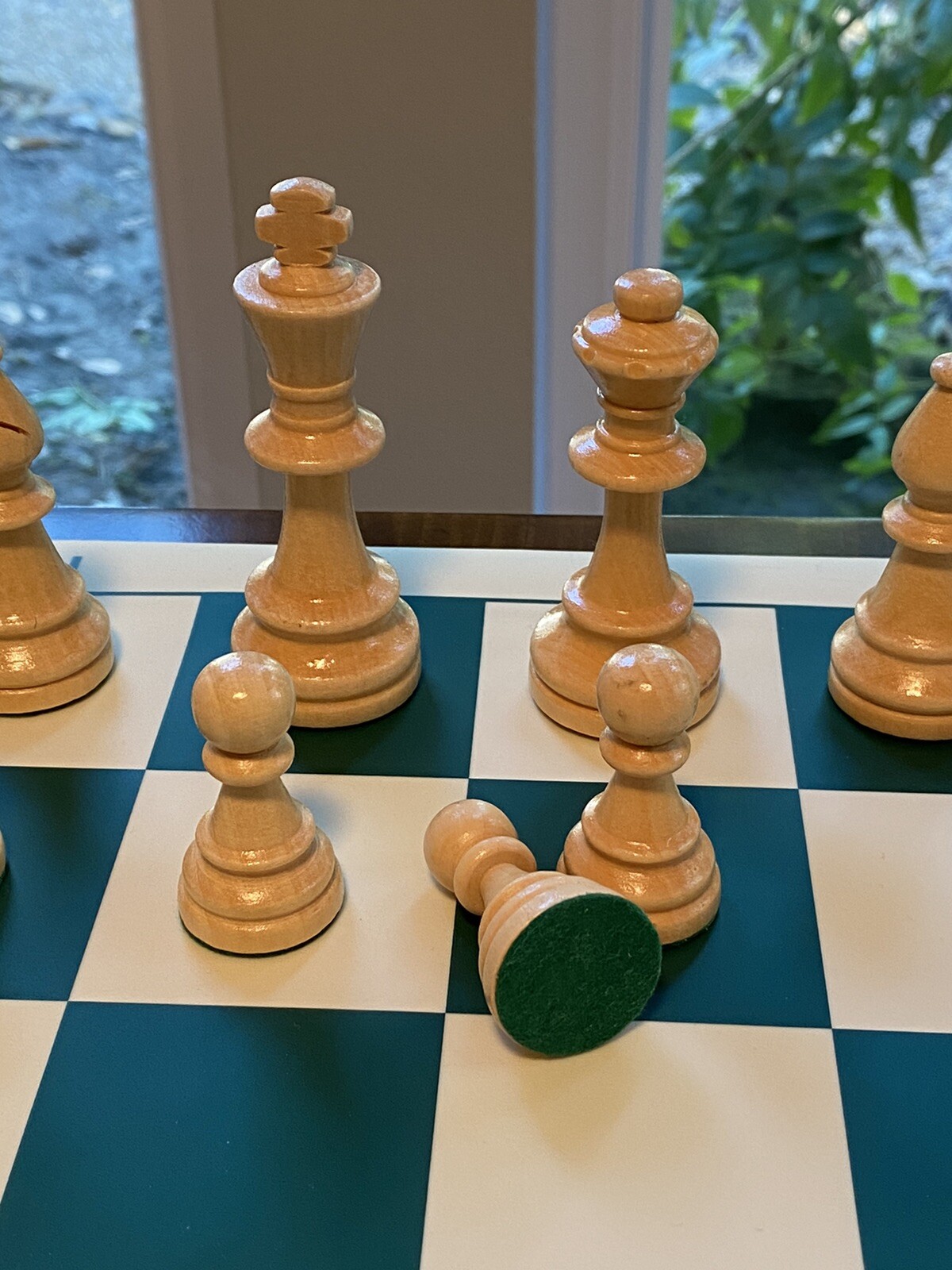 Wooden European Chess Set-including Number 6 Chessmen And Green ...