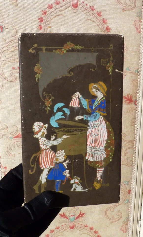 ANCIENNE BOITE de friandises en carton peint aux pochoirs vers 1915/1920 - Photo 3/4