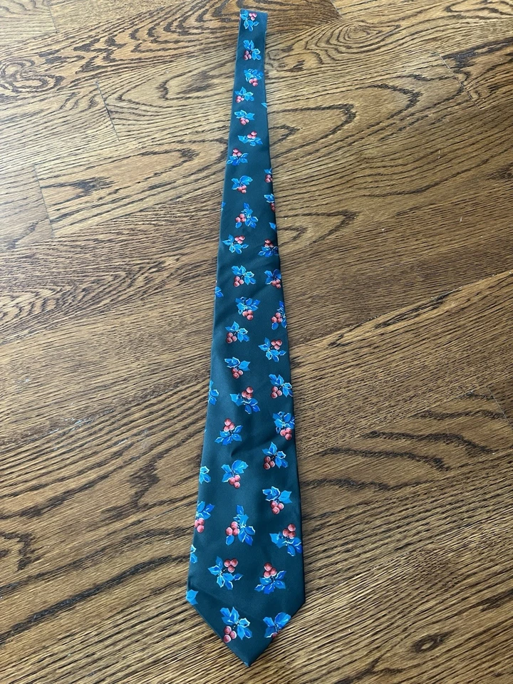 Vintage Surrey Berries Floral Leaf Geo Polyester Tie Retro 60s 70s Made in USA - Image 3 of 4