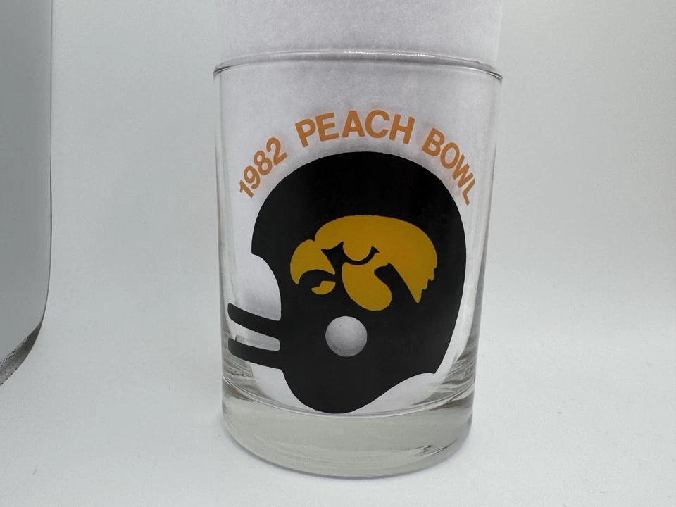 Iowa Hawkeyes Peach Gator Freedom Rose Bowl ~ 4" vaso de whisky lote años 80 Foto 3 de 4