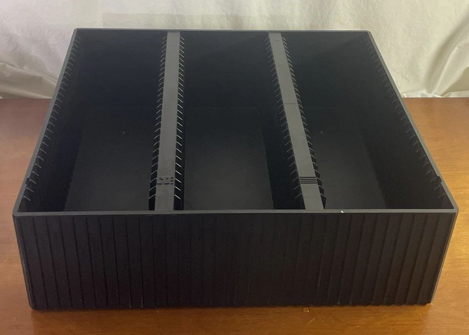 Estuche de almacenamiento de CD vintage Laserline CD90 90 EE. UU. exhibición colgante de pared o mesa Foto 2 de 4