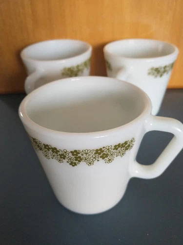 Lot Of 3 Vintage Pyrex Coffee Mugs Crazy Daisy Spring Blossom D-Handle 1410 Cup