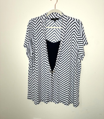 Liz McCoy Career Women s 3X Plus White/Blue Chevron V-Neck Short Sleeve Blouse