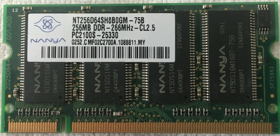 3 uds. NT256D64SH8B0GM-75B, HYMD232M646A6-H, MT8VDDT3264HDG-265C3, 256MB RAM Foto 2 de 4