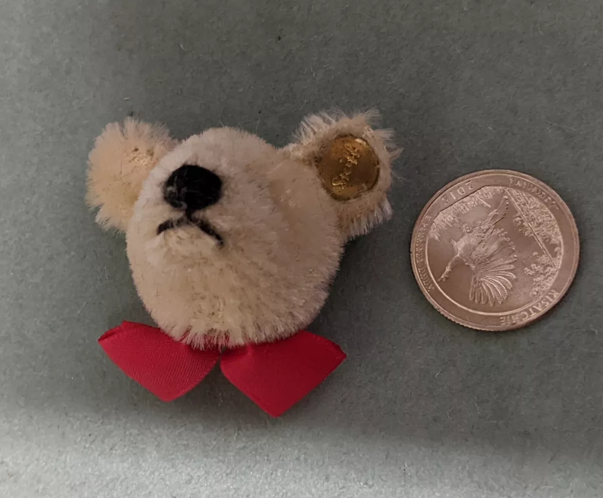 Steiff button on sale in ear