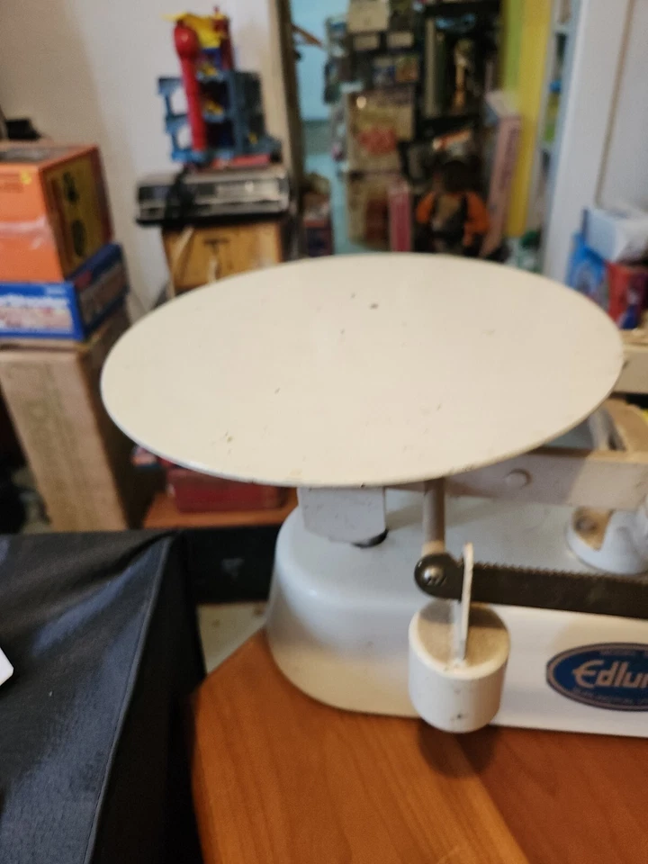 Edlund Baker’s Scale Model BDS White Color , 16oz Good Condition  - Image 3 of 4