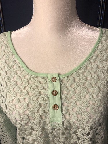 Simply Noelle Women’s Crochet Top Pastel Green Sm (8-10) - Picture 2 of 7