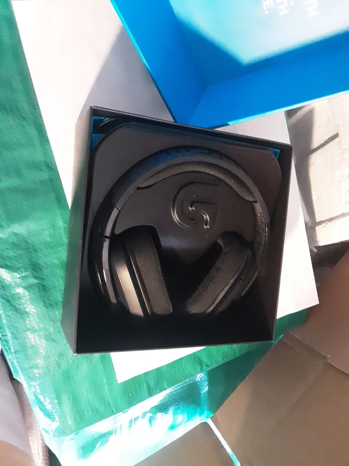 Logitech G933 Artemis Spectrum wireless gaming headset (black)ONE SIDE IS BROKEN - Image 3 of 4