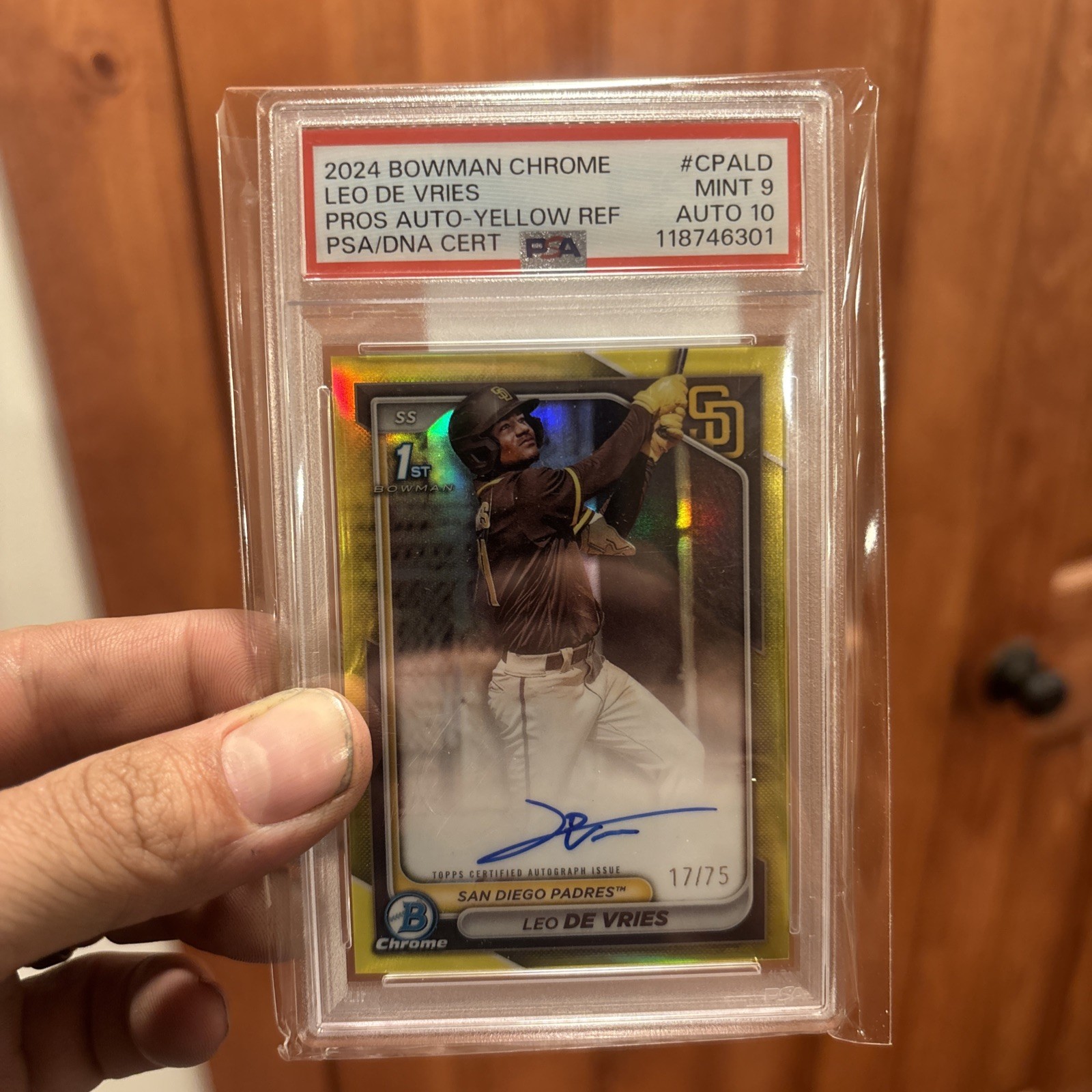 LEO DE VRIES PSA 9 2024 1st BOWMAN CHROME AUTO YELLOW REFRACTOR /75 COLOR MATCH