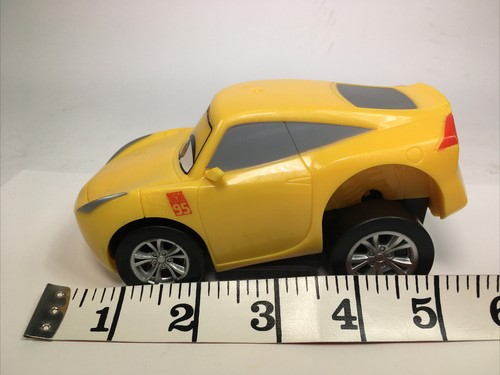 Revvin' Action Cruz Ramirez Press N Go Race Car Disney Pixar Cars Mattel - Picture 9 of 9