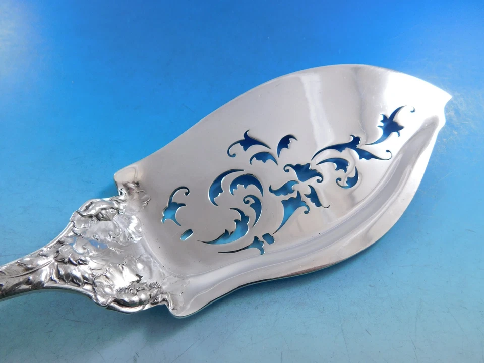 Servidor de peces de plata esterlina Love Disarmed by Reed and Barton como perforado 12 1/2" Foto 2 de 4
