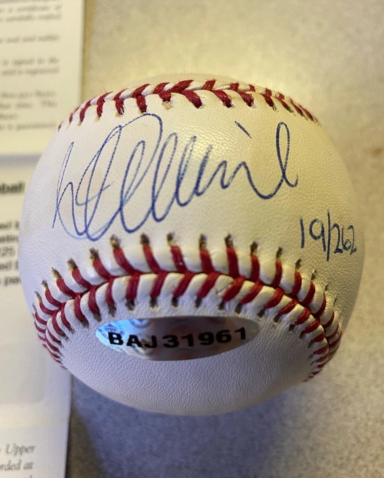 Ichiro Suzuki UDA Upper Deck Signed Autograph Stamped Baseball Records 19/262 - Image 2 of 4