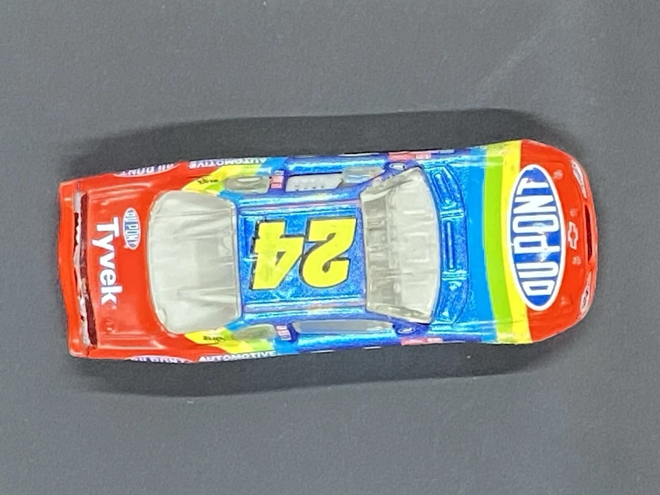 2000 #24 JEFF GORDON DUPONT RAINBOW NASCAR ЛИТОЙ АВТОМОБИЛЬ HASBRO 1:64 - Изображение 2 из 4