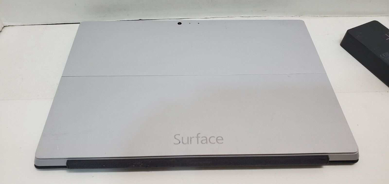 Microsoft Surface Pro 3 Model 1631 12inch Intel i5-4300U 4GB 128GB Charger  & Key