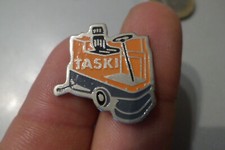 Badge pin s broche TASKI menage autolaveuse machine nettoyage nettoyeur magasin