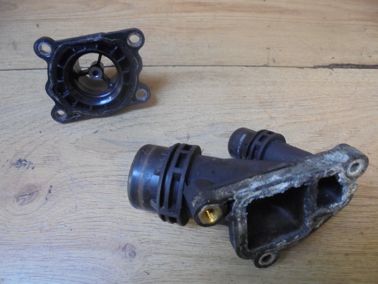 BMW 3 SERIES 320D E90 2007 2.0 TD THERMOSTAT HOUSING AND WATER FLANGE