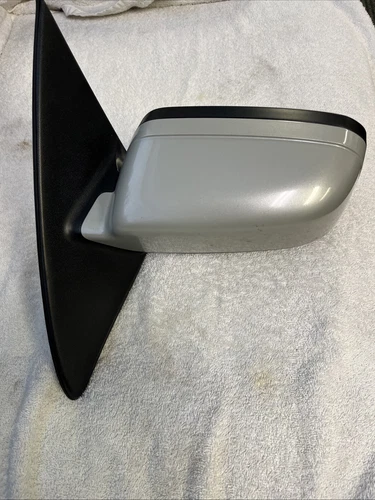 Passenger Side/ RT Mirror/ Power Heated /Fits 06-09 Fusion: puddle lamp. OEM.