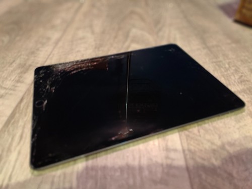 Apple iPad Air (3rd Gen) A2152 64 GB, Wi-Fi, 10.5" Space Gray (Read Description) - Afbeelding 5 van 7