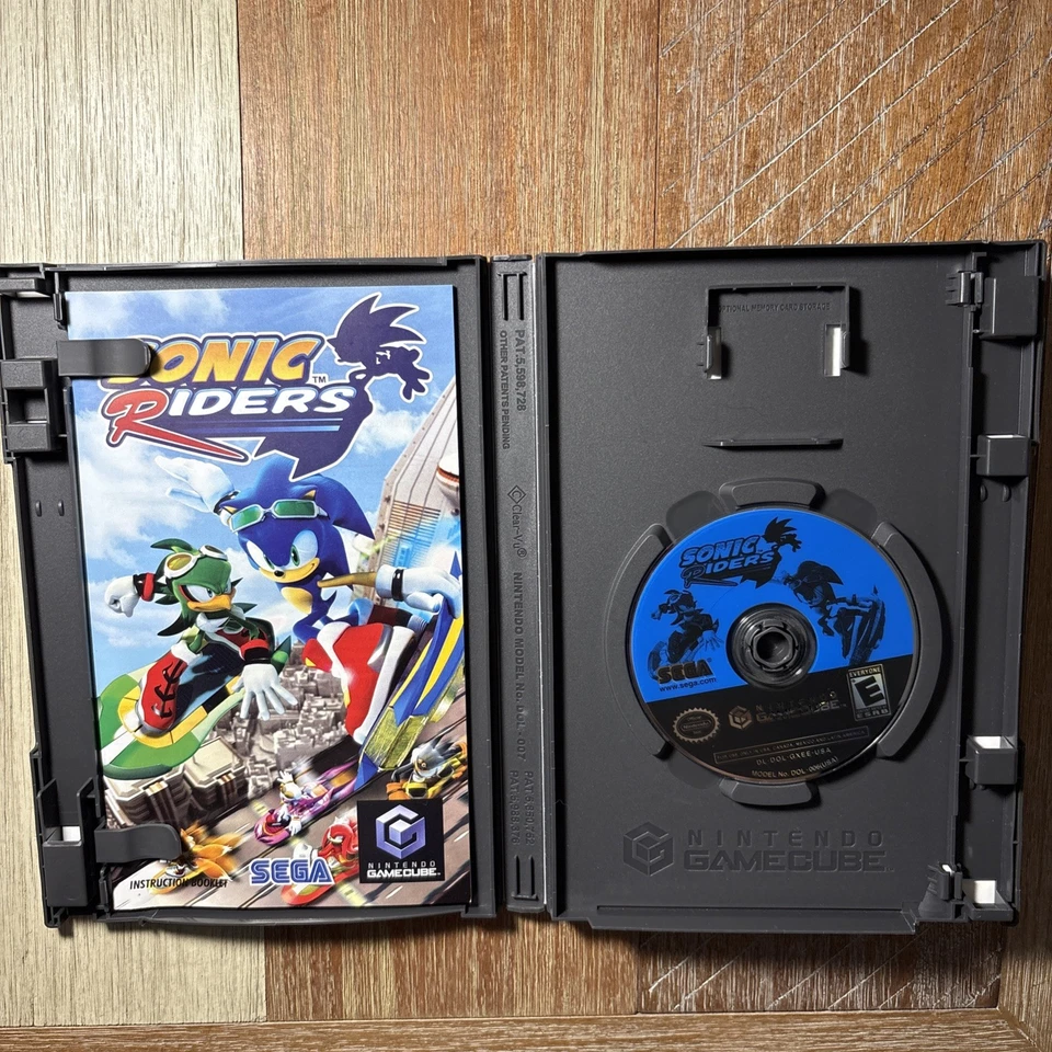 Sonic Riders (Nintendo GameCube, 2006) Complete w/ Manual CIB Tested and Works - Image 4 of 4