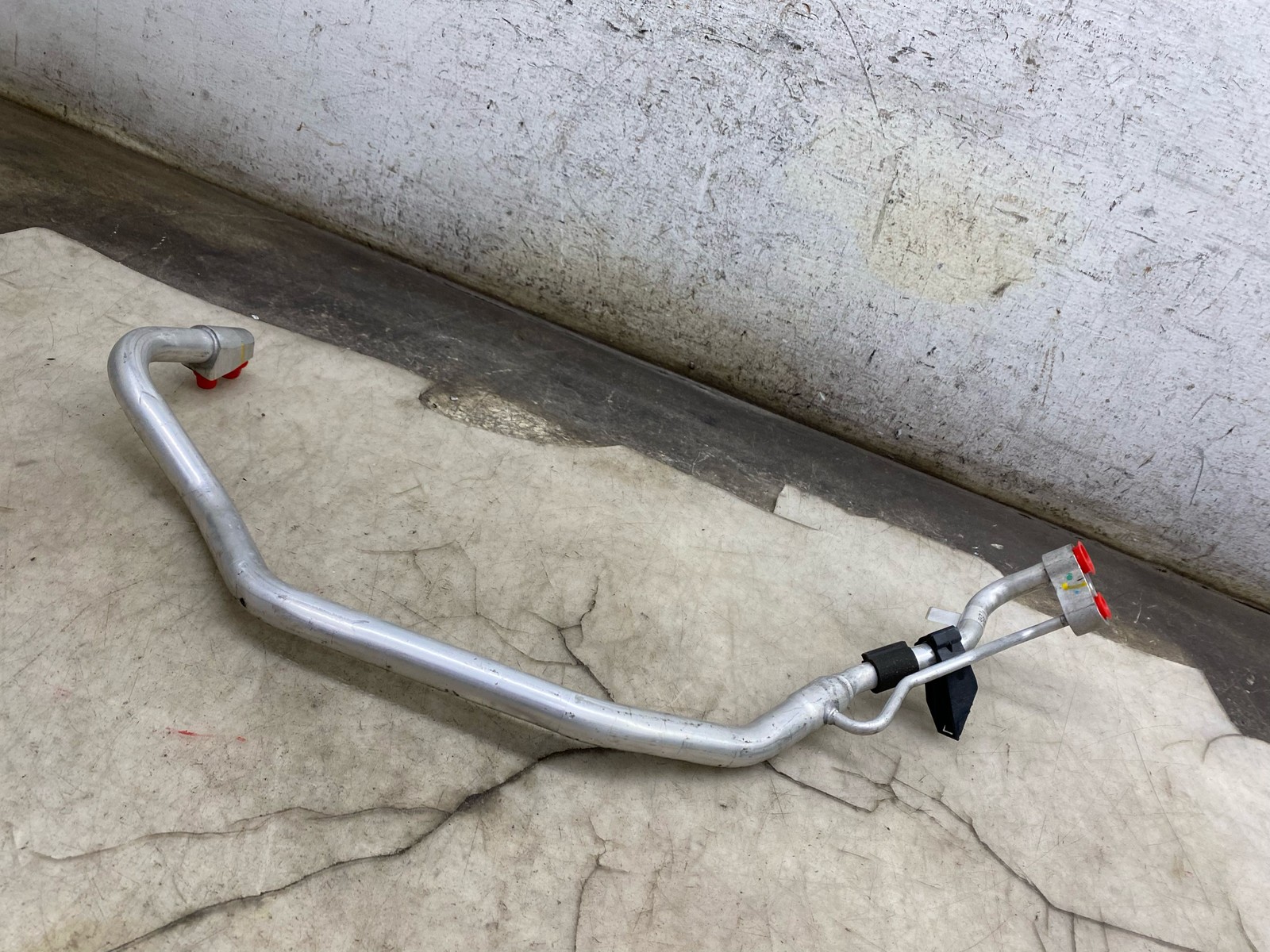 2015-2020 BENTLEY BENTAYGA OEM A/C AIR CONDITIONING HOSE 4M0816738M