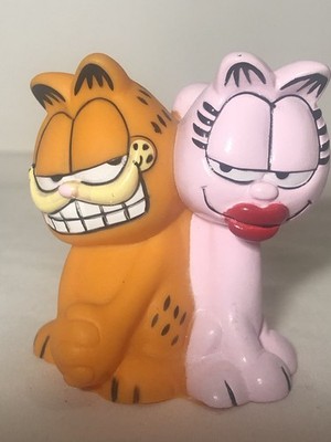VINTAGE GARFIELD AND ARLENE