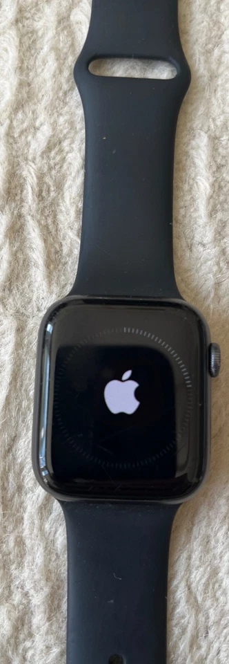 Apple Watch Series 6 - 44mm GPS + Cellular  - Stainless Steel Black - Image 4 of 4