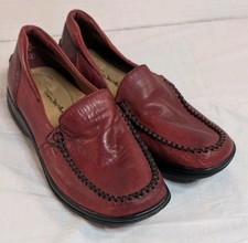 Thom McAnn Red Leather Loafers Stitched Comfort Shoes Women's Size 6 Vtg