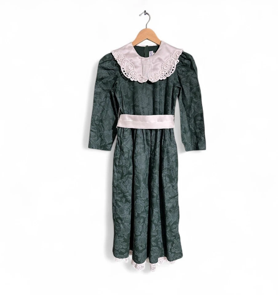 VTG. 1980’s Youth Girl Dress Big Wrap Around Lace Collar Size 14 Green Jacquard - Image 2 of 4