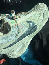 Nike Cosmic Unity Men s Low Top Basketball Sn...
