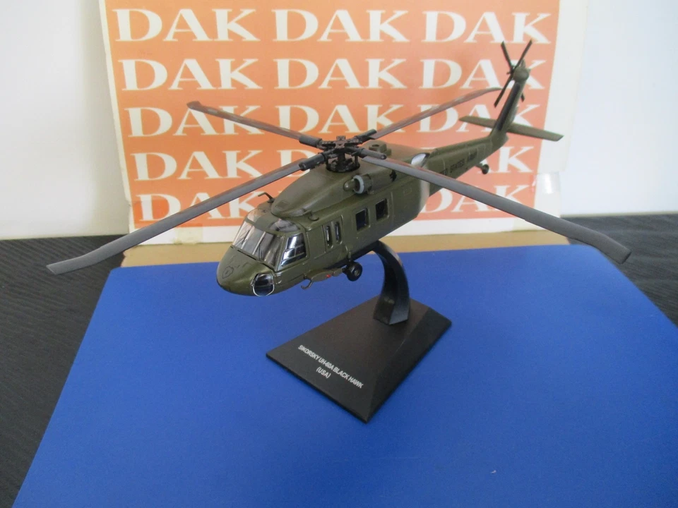 Die cast 1/72 Modellino Elicottero Helicopter Sikorsky UH-60A Black Hawk USA - Immagine 2 di 4