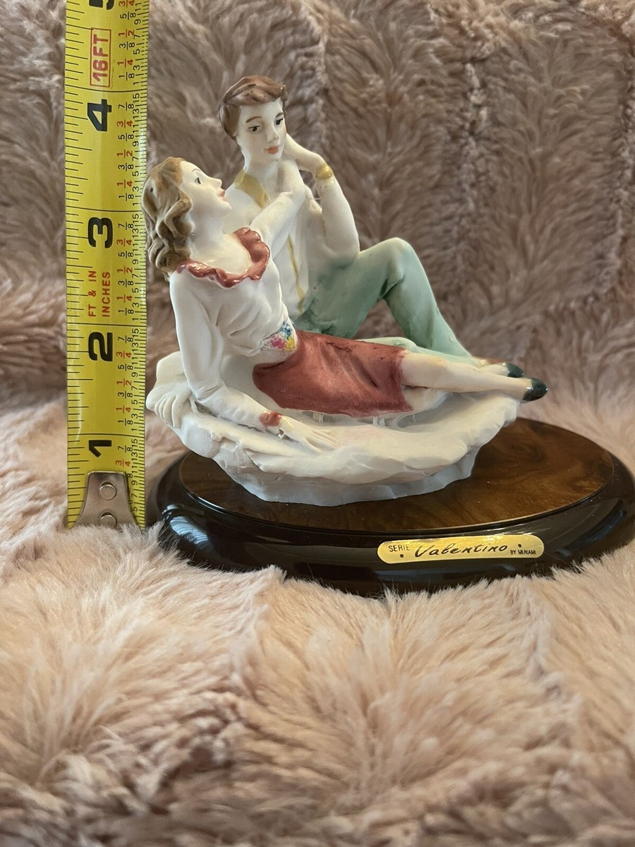 Serie VALENTINO by Miriam Vintage Figurine Young Lovers On Rock