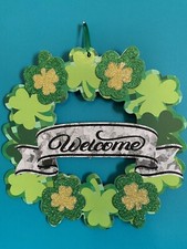 HAPPY ST. PATRICK'S DAY Sign IRISH Shamrock Wall Art Door Hanger Plaque Decor