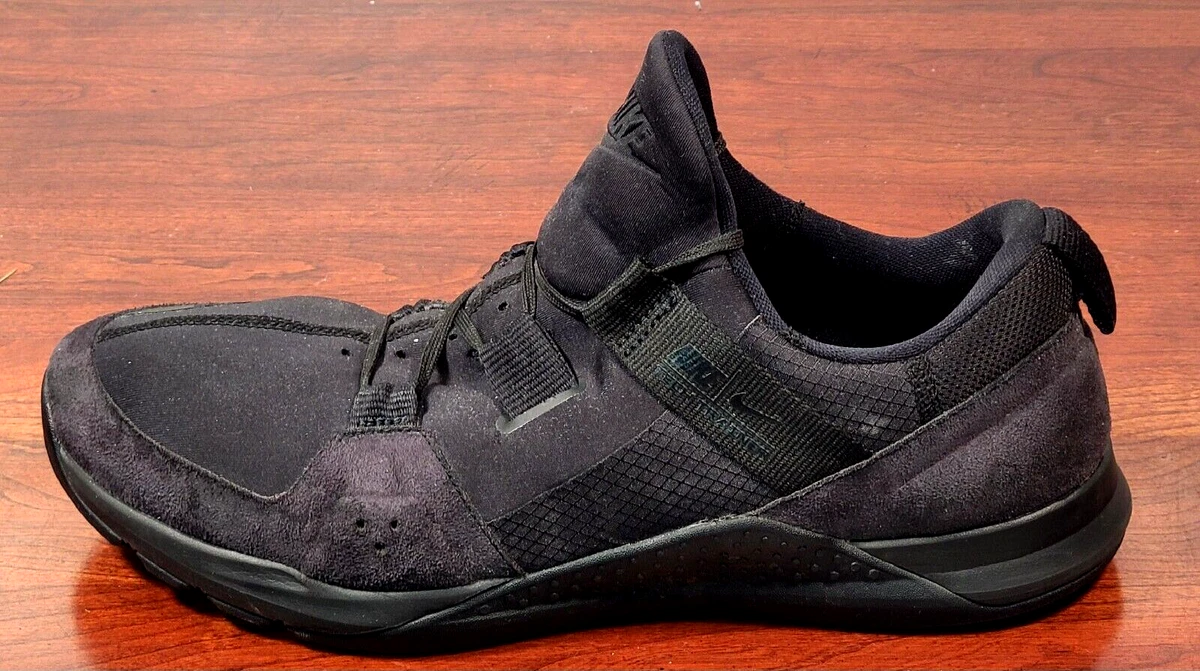 nike men's tech trainer shoe