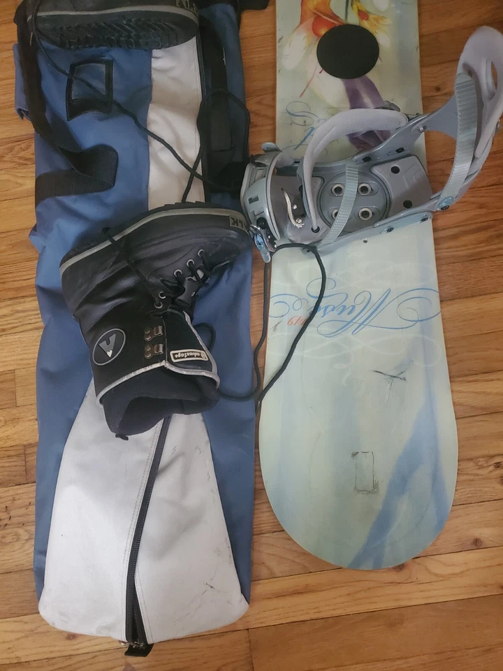 Juego completo de snowboard para damas-LTD 149, Airwalk talla 7, bandas Lamar y bolsa Lamar Foto 2 de 4