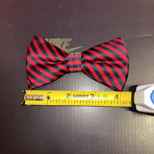 Men's collegiate Stripe Pre-Tied Bow Tie Red and Blue - Picture 3 of 3